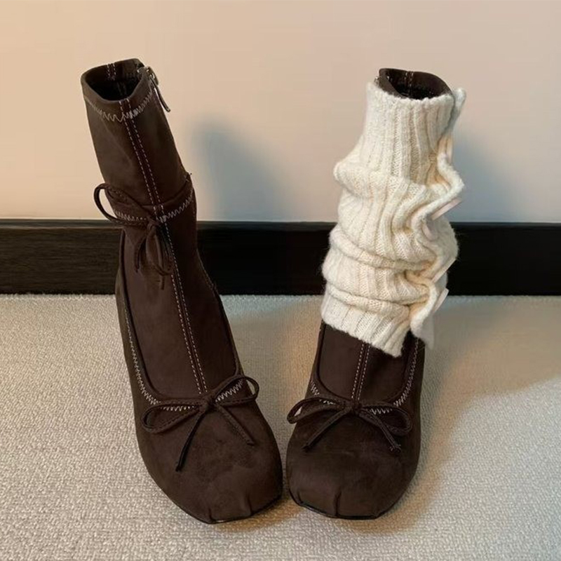 Fiyonklu Yüksek Topuklu Kadın  - Winter Clothing Trends 2025 incelemesi ve fiyatı