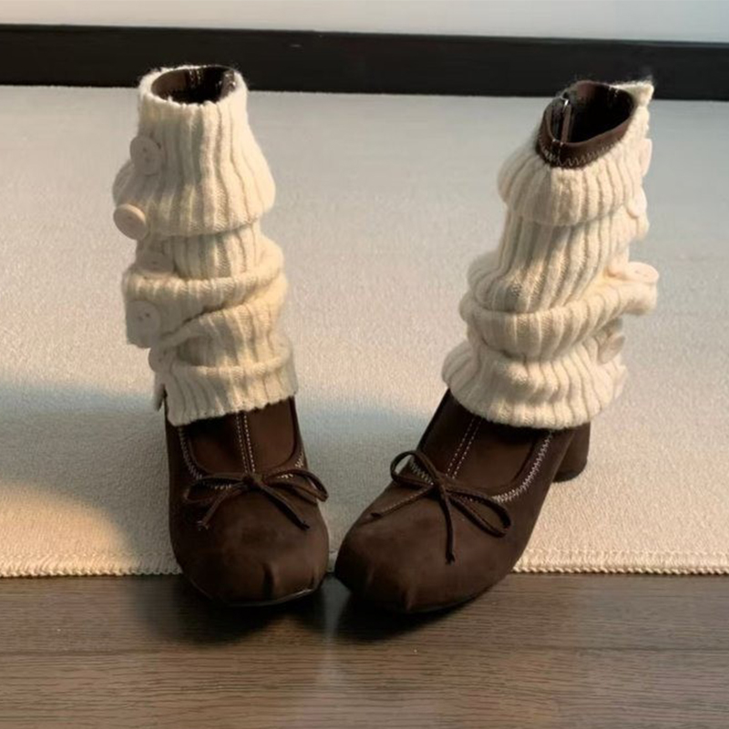 Fiyonklu Yüksek Topuklu Kadın  - Winter Clothing Trends 2025 incelemesi ve fiyatı